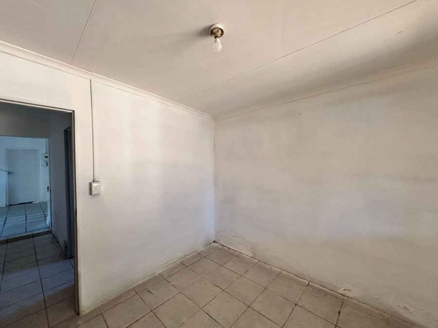 6 Bedroom Property for Sale in Songloed North West